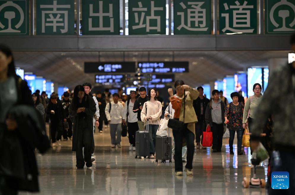 Passenger trips surge as National Day holiday concludes