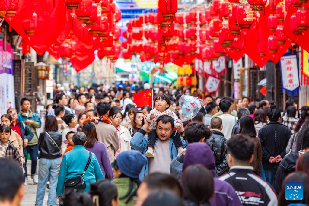 China saw 765 million domestic tourist trips during 7-day holiday