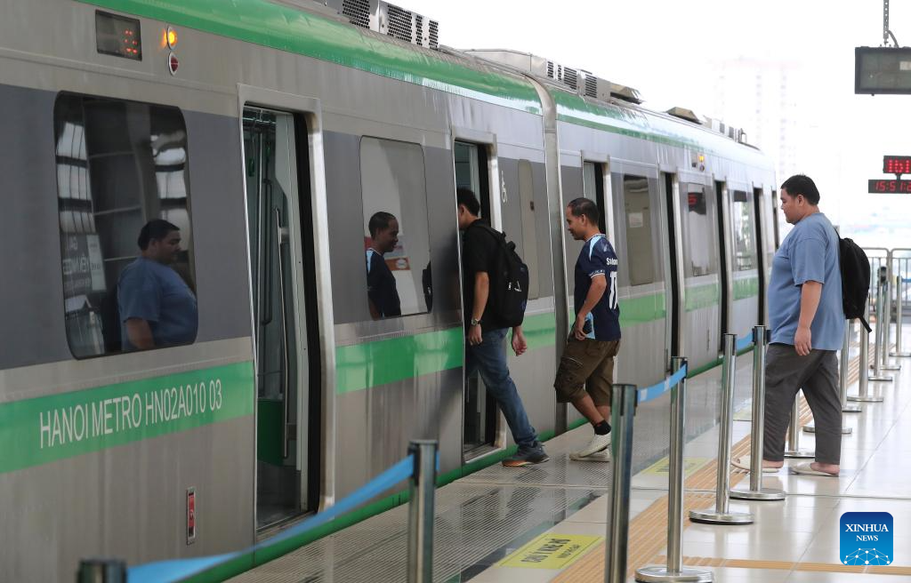 A look at China-built railway in Hanoi