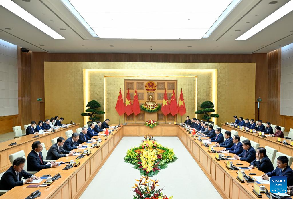 China ready to strengthen alignment of development strategies with Vietnam -- Chinese premier