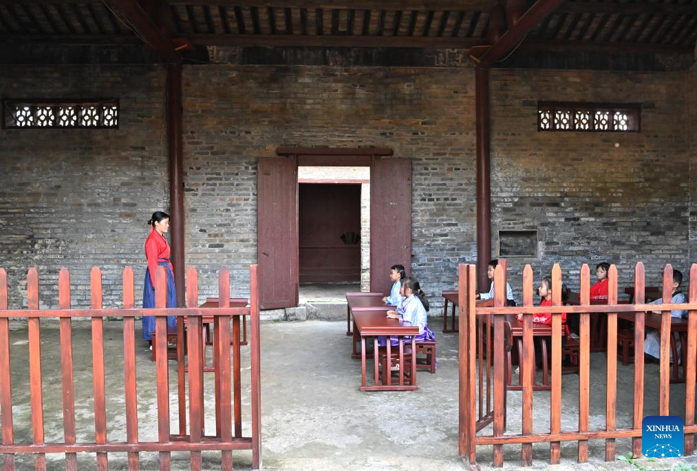 Traditional village in S China turns tourist attraction, hot spot for study tours