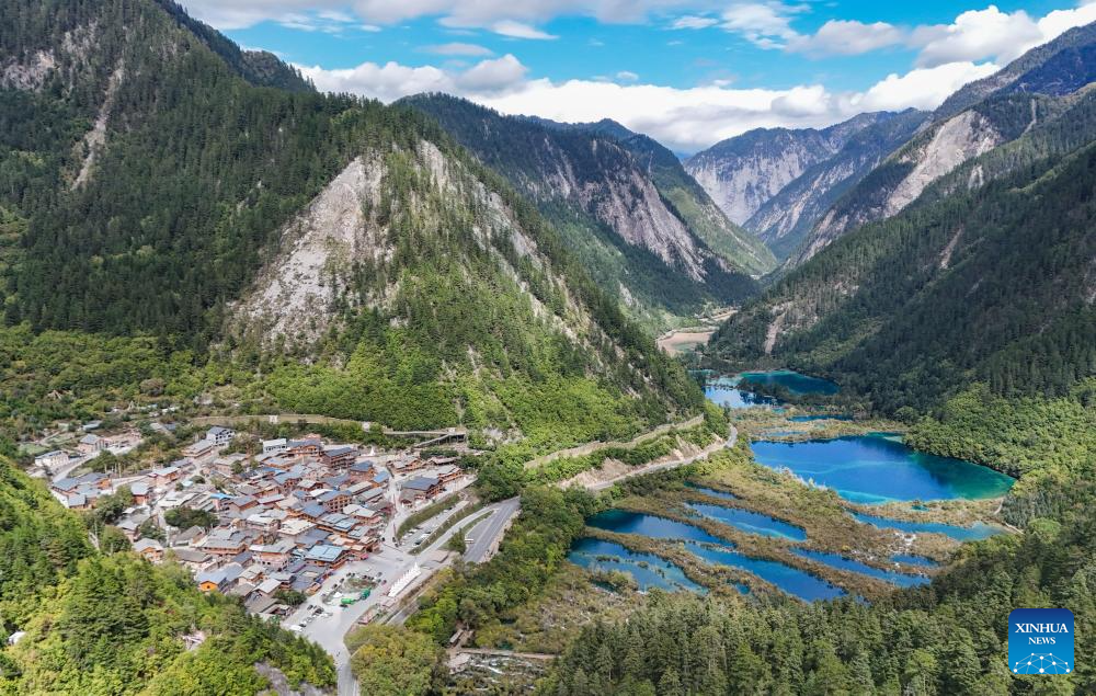 Autumn view of Jiuzhaigou in China's Sichuan