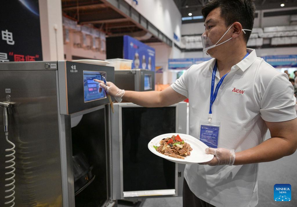 2nd Hainan Int'l Tropical Food Supply Chain Expo kicks off in Haikou