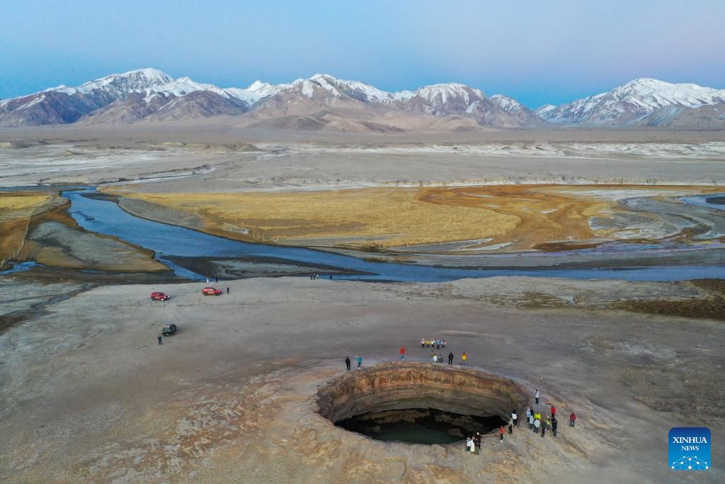 Multidisciplinary scientific expedition launched in Xinjiang