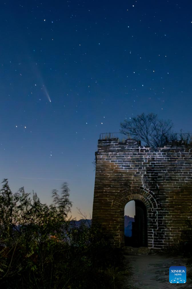 Comet C/2023 A3 seen above Great Wall in Beijing