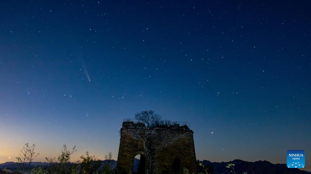 Comet C/2023 A3 seen above Great Wall in Beijing