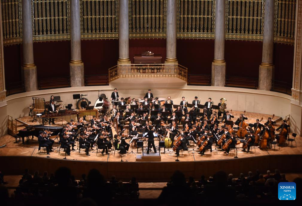 China's symphony orchestra performs in Vienna