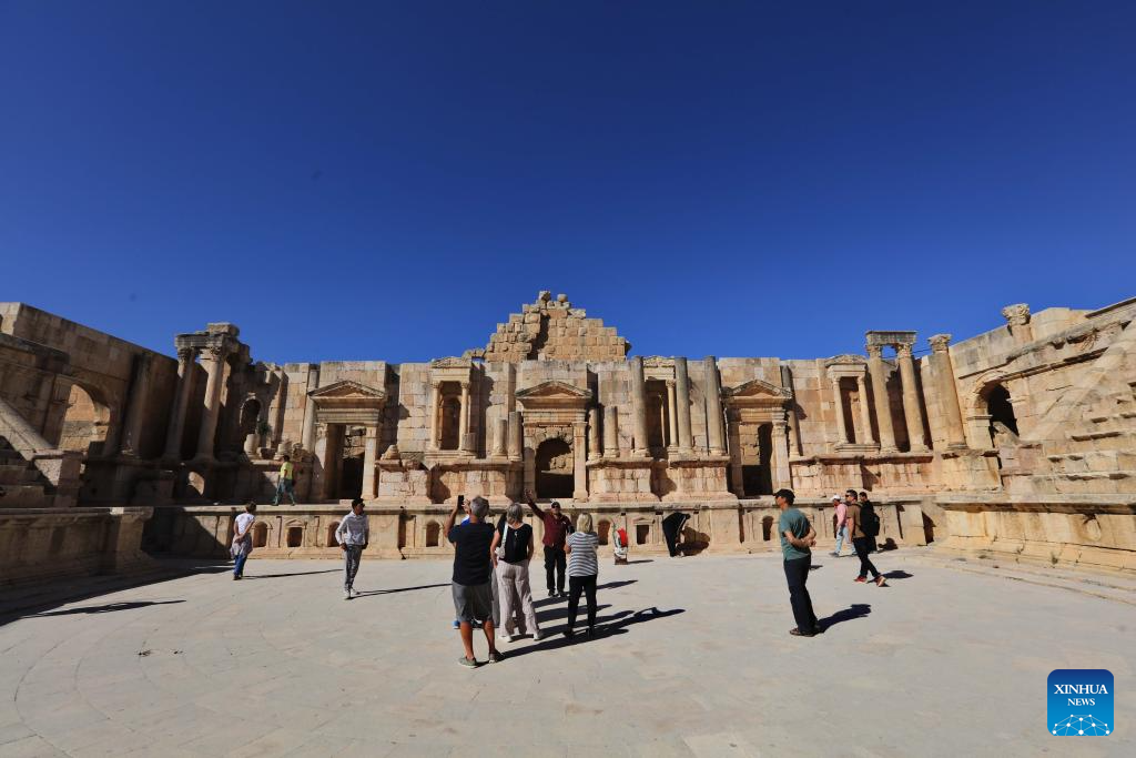 Tourists visit Roman archeological site in Jordan