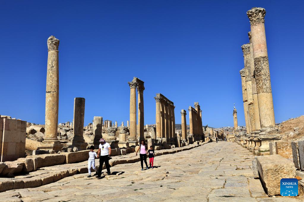 Tourists visit Roman archeological site in Jordan