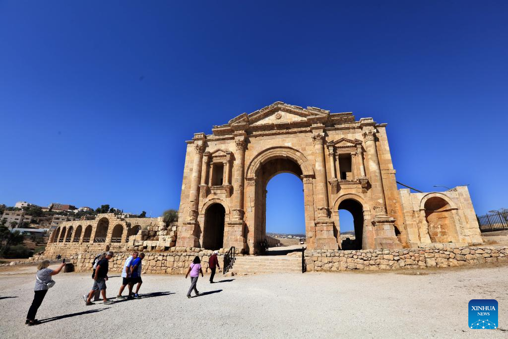 Tourists visit Roman archeological site in Jordan