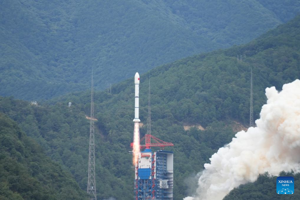 China launches new remote-sensing satellite group