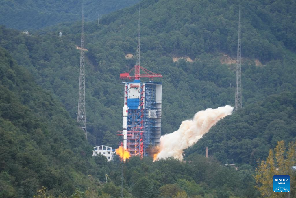 China launches new remote-sensing satellite group