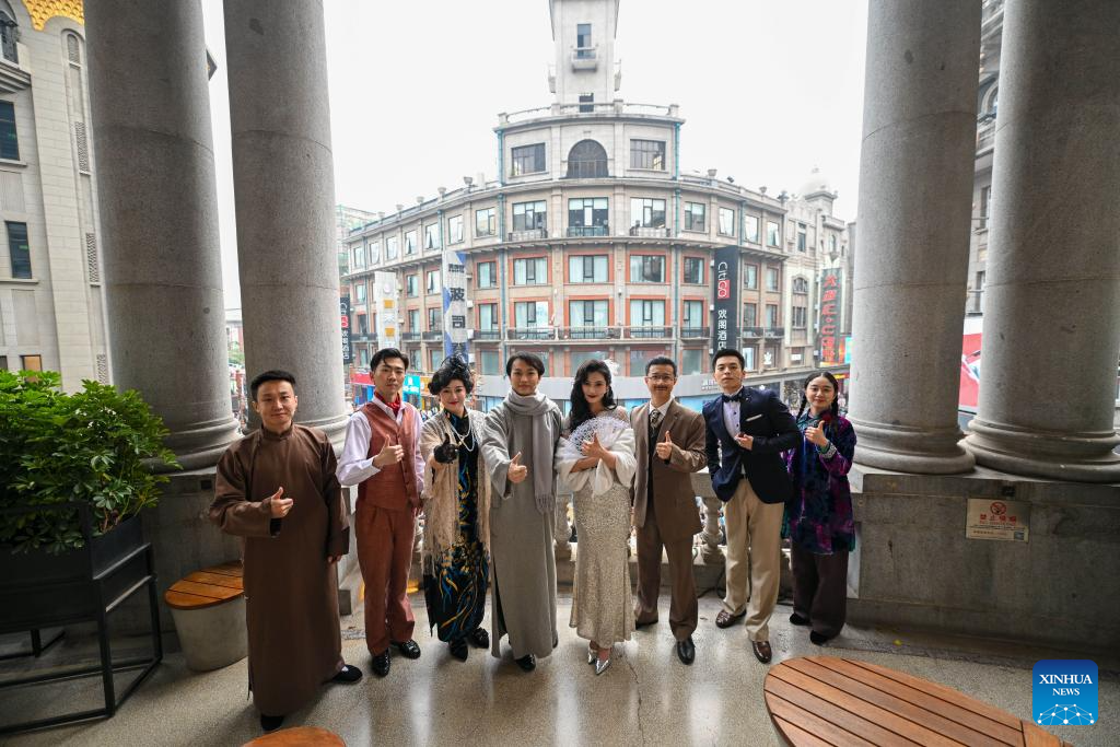 Chinese classic drama performed at commercial street in Tianjin, N China