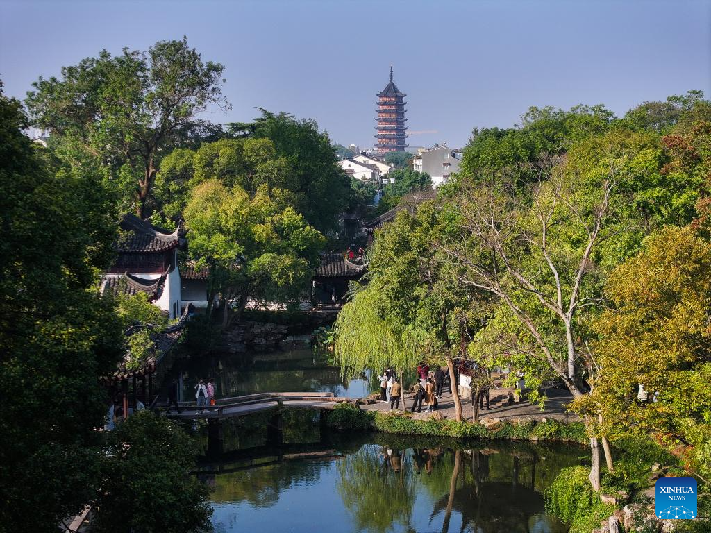 A glimpse of classical gardens in Suzhou, E China's Jiangsu