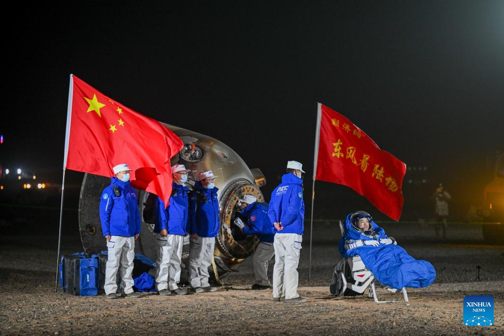 Chinese astronauts return to Earth safely, experiencing busy, joyful space life