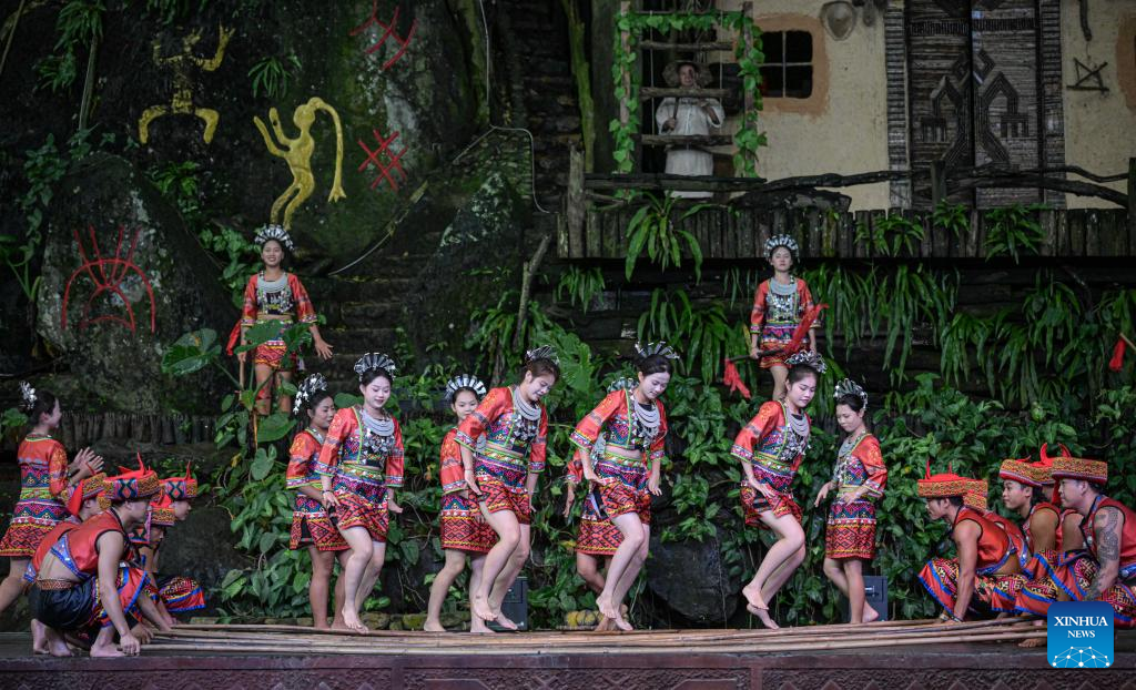 Hainan's tourism area dedicated to promoting culture of Li ethnic minority