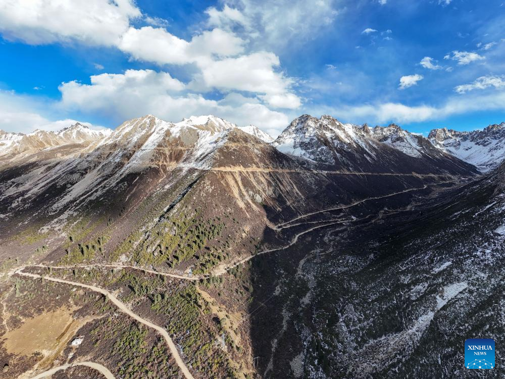 Scenery of Sichuan-Xizang highway in SW China