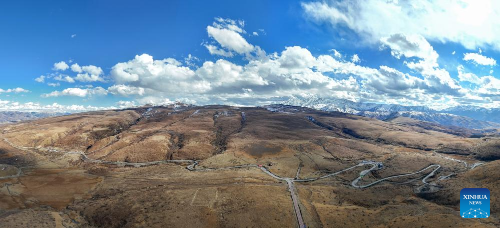 Scenery of Sichuan-Xizang highway in SW China