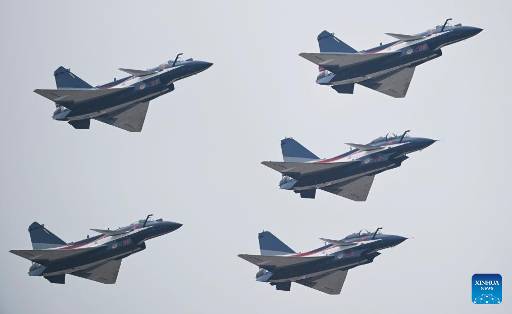 Aircraft conduct adaptive training for Airshow China in Zhuhai