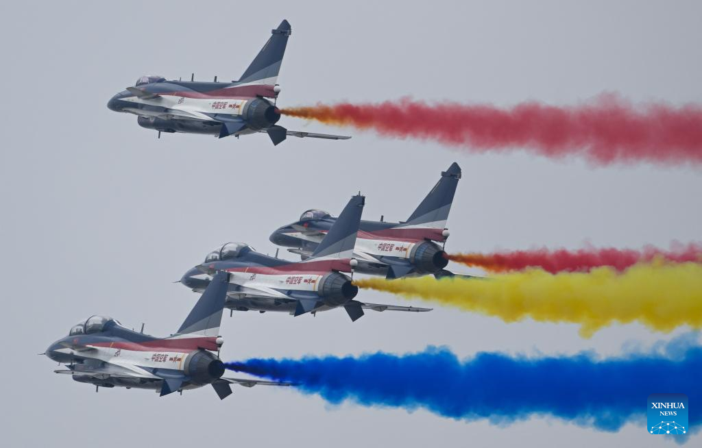 Aircraft conduct adaptive training for Airshow China in Zhuhai