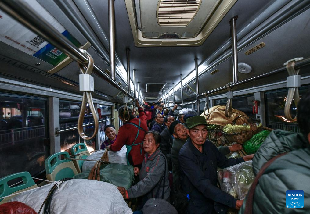 Special bus line helps villagers sell agricultural products in Guizhou