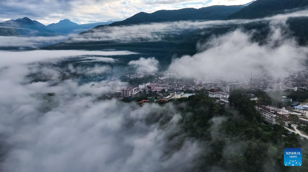 Sea of clouds seen in Medog County, SW China's Xizang