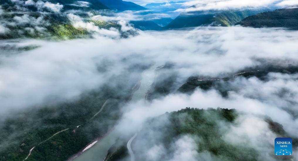 Sea of clouds seen in Medog County, SW China's Xizang