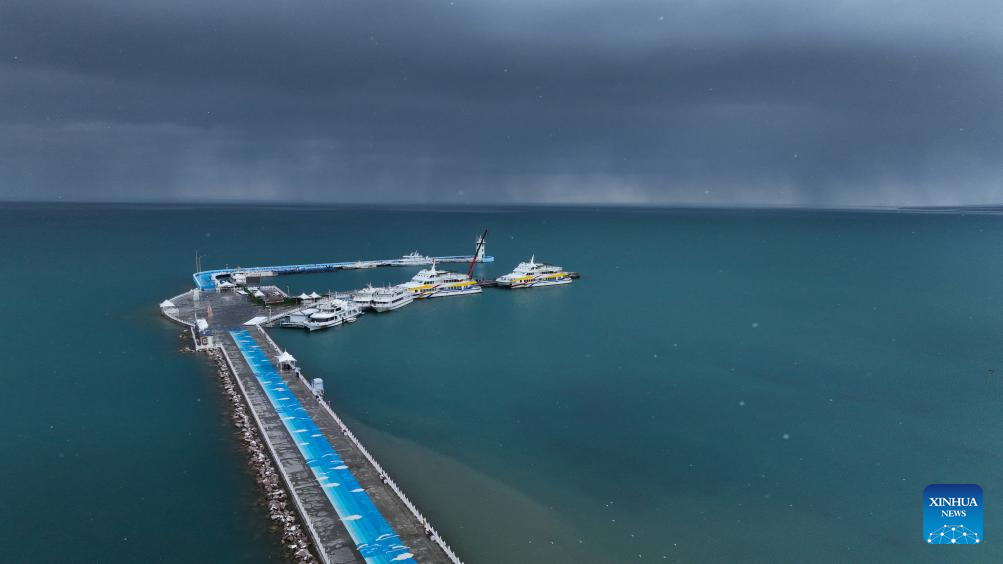 Snow scenery of Qinghai Lake in NW China