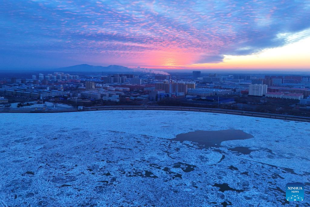 In pics: drifting ice in various sections of Songhua River