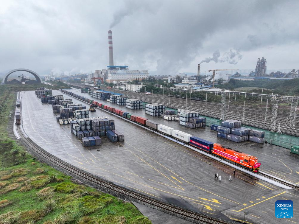 China Railway launches rail transport trial for electric vehicle batteries