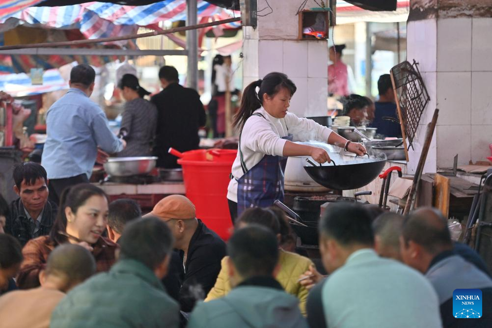 In pics: morning market in Chengtuan Town of Liuzhou, S China's Guangxi