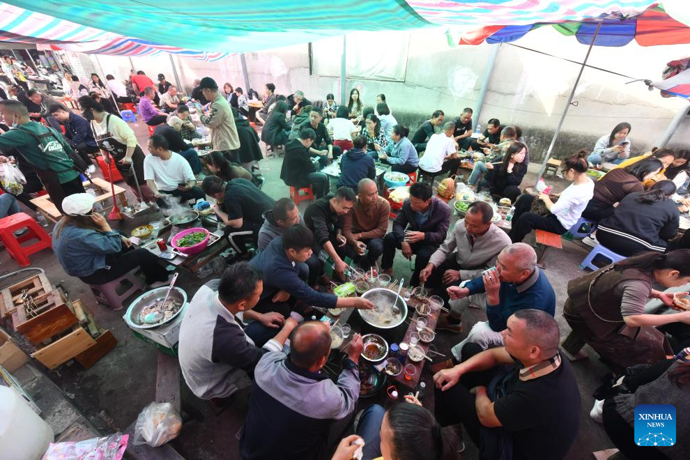 In pics: morning market in Chengtuan Town of Liuzhou, S China's Guangxi