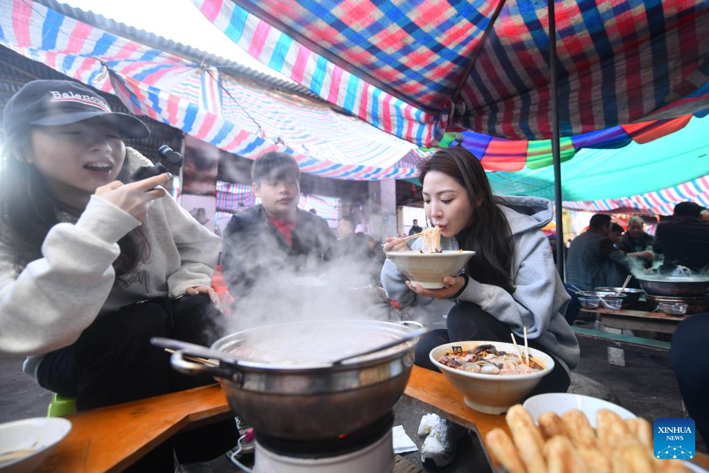 In pics: morning market in Chengtuan Town of Liuzhou, S China's Guangxi