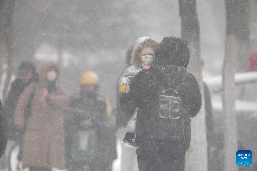 China issues yellow alert for snowstorms, cold wave