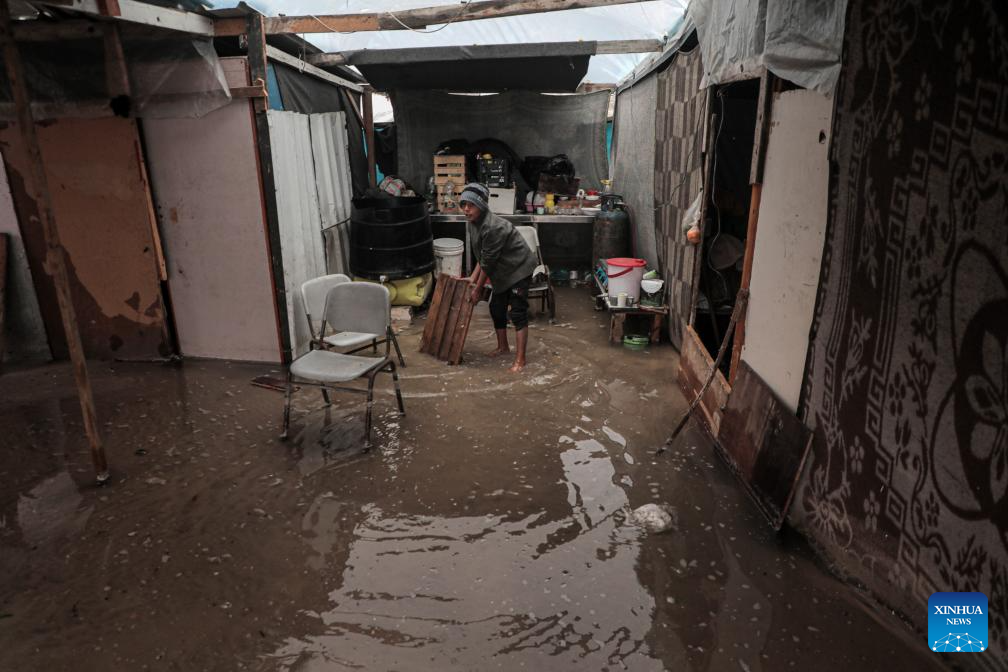 UN humanitarian partners assess flood damage to displaced Gazans