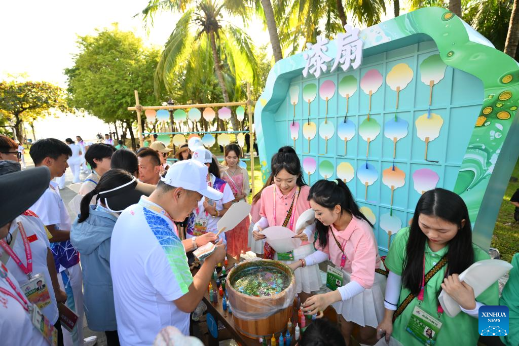 Gala for China's 12th National Traditional Games of Ethnic Minorities held in Sanya