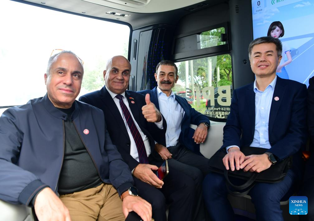 Diplomats from Arab States pay visit to SE China's Fujian