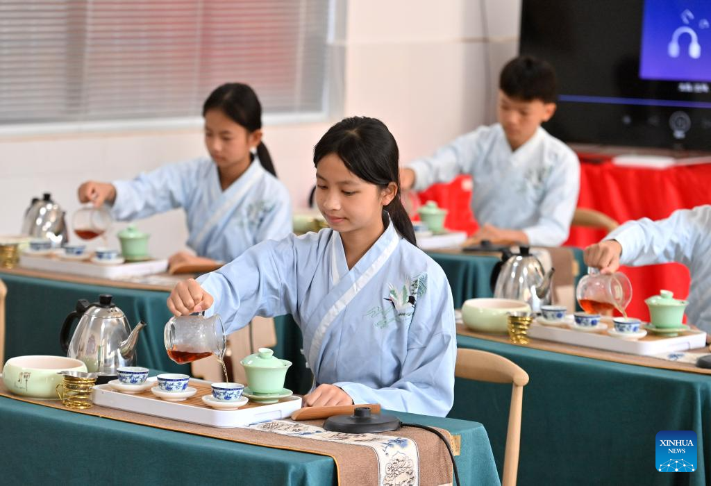 Liubao tea culture thrives in classrooms in Guangxi