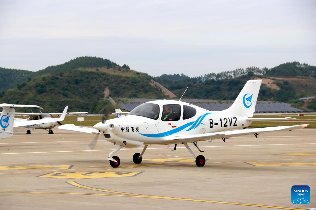 China's homegrown AG100 trainer aircraft starts commercial operation