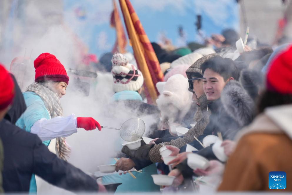 5th ice collecting festival kicks off in Harbin, NE China