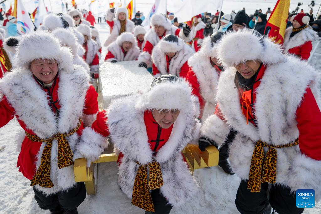 5th ice collecting festival kicks off in Harbin, NE China