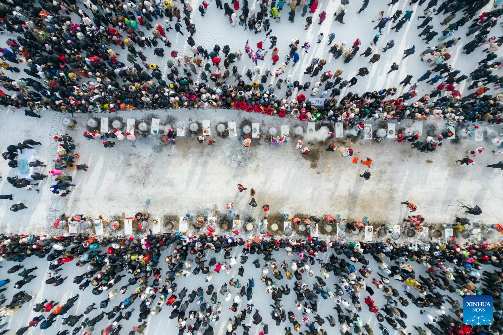 5th ice collecting festival kicks off in Harbin, NE China