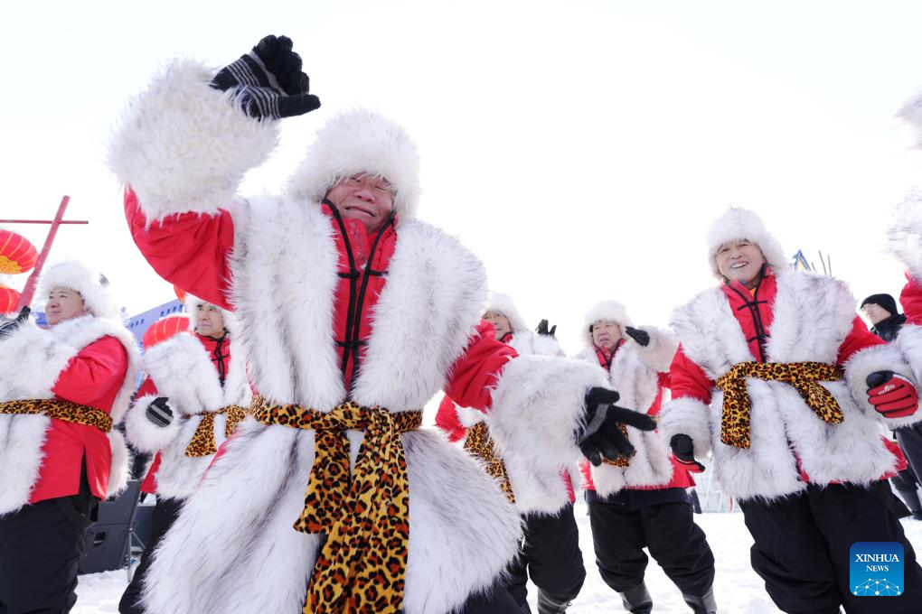 5th ice collecting festival kicks off in Harbin, NE China