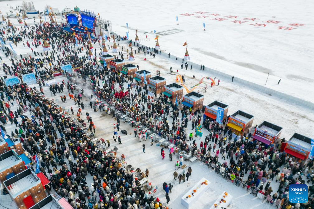 5th ice collecting festival kicks off in Harbin, NE China