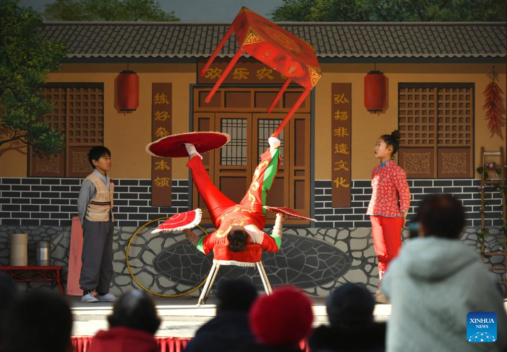 In pics: Wuqiao acrobatics in Hebei, N China