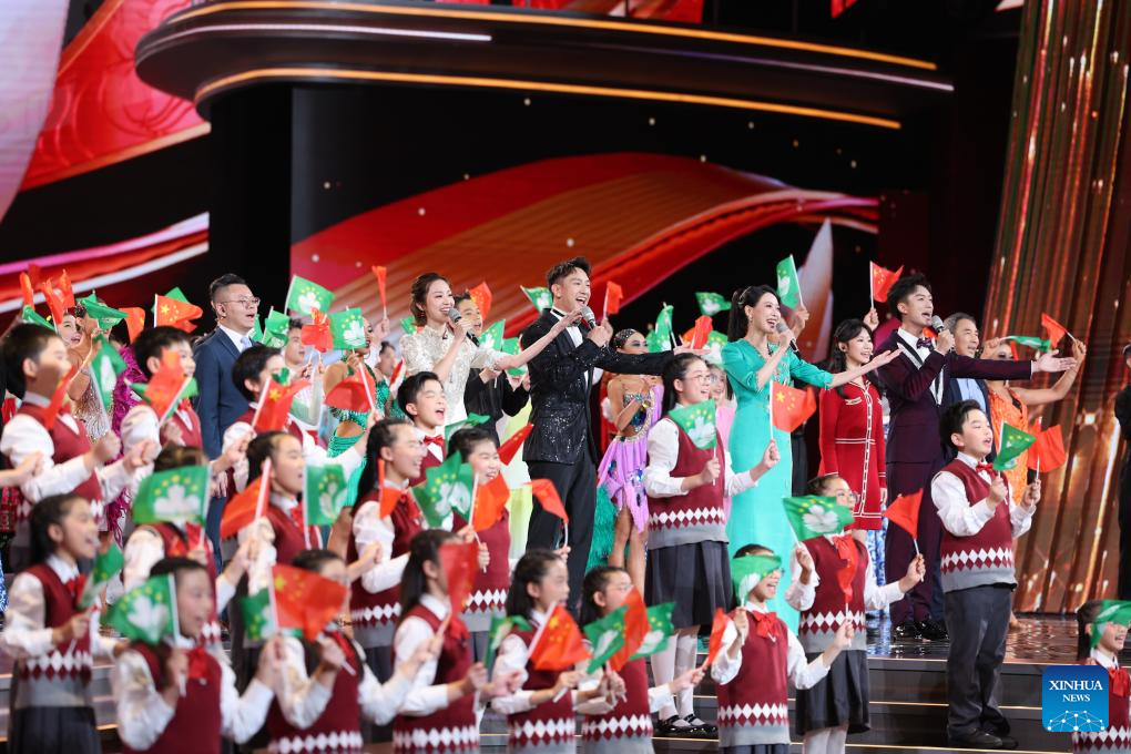 Macao holds gala to mark 25th anniversary of its return to motherland