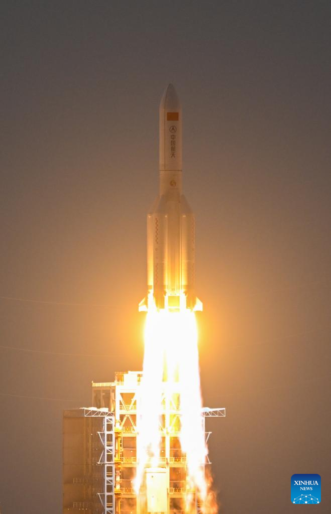 China launches internet satellite group