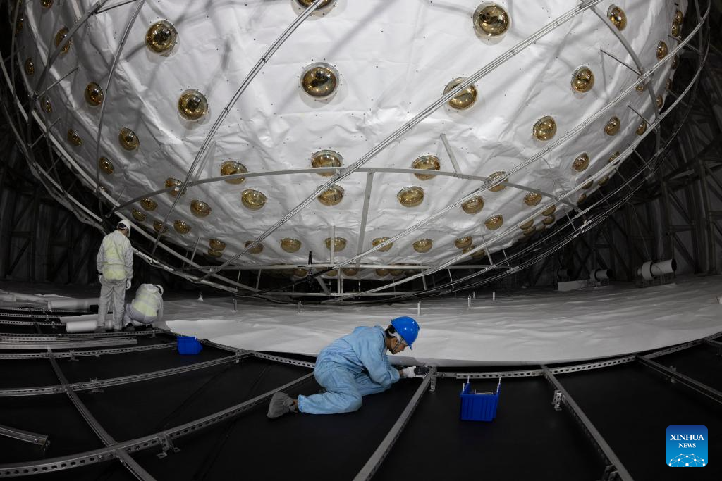 China Focus: World's largest transparent spherical neutrino detector starts filling ultrapure water