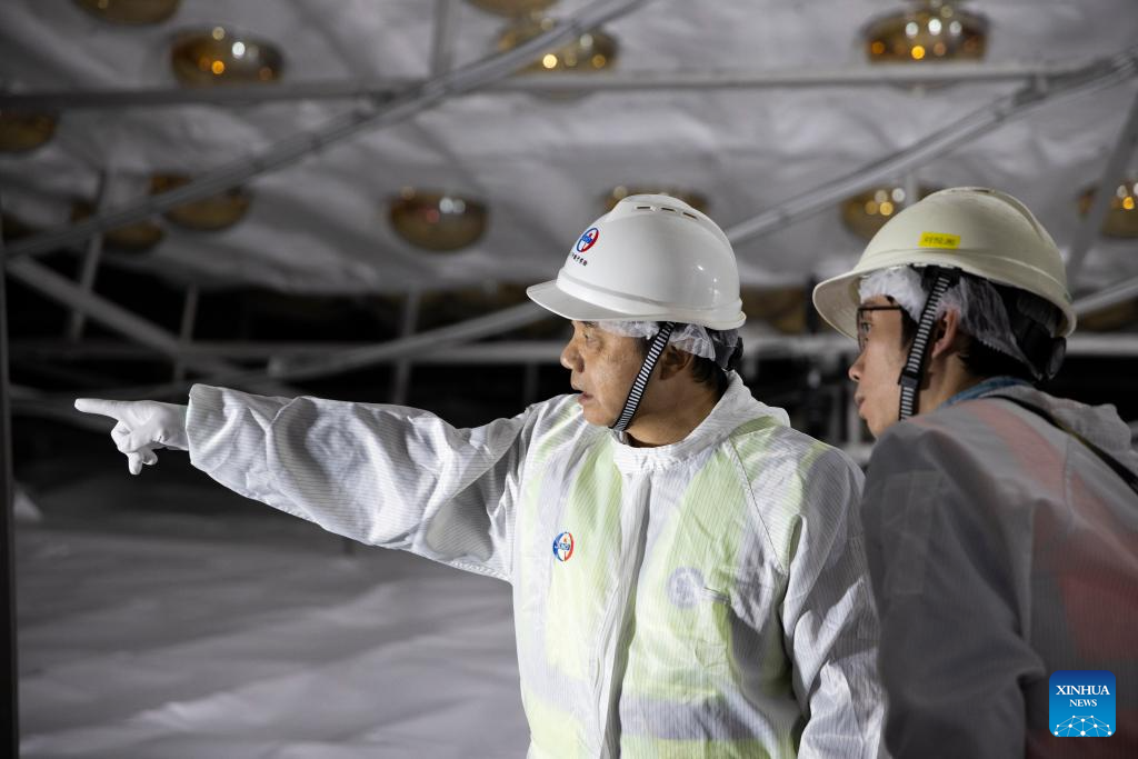 China Focus: World's largest transparent spherical neutrino detector starts filling ultrapure water