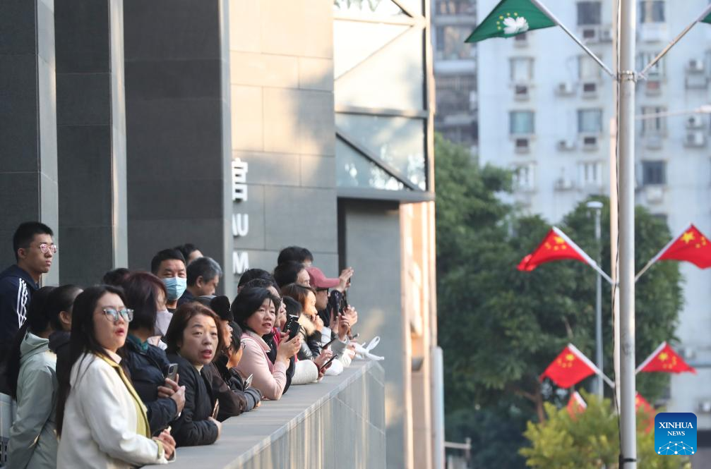 Flag-raising ceremony held to mark 25th anniversary of Macao's return to motherland